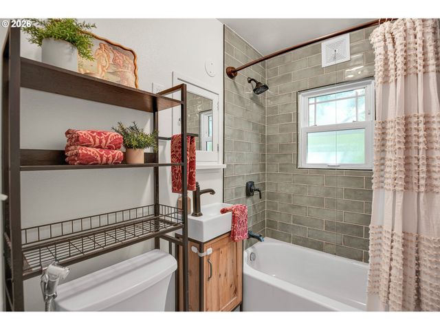 15114 Nw CORNELIUS PASS Rd, Portland, OR 97231