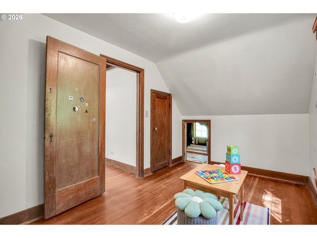 15114 Nw CORNELIUS PASS Rd, Portland, OR 97231