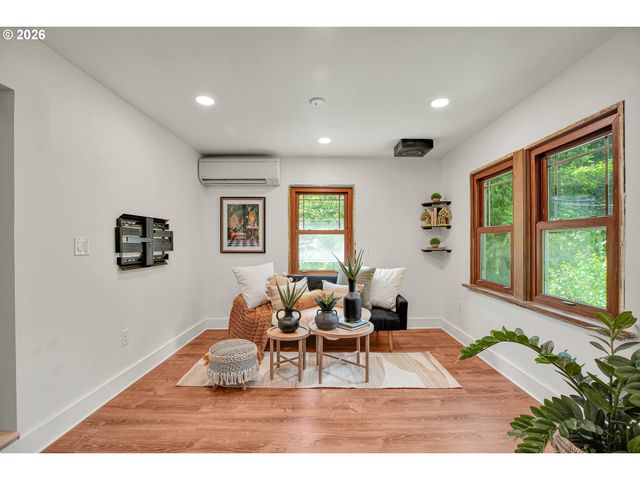 15114 Nw CORNELIUS PASS Rd, Portland, OR 97231
