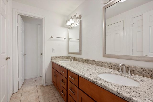2255 Braeswood Park Drive 184, Houston, TX 77030