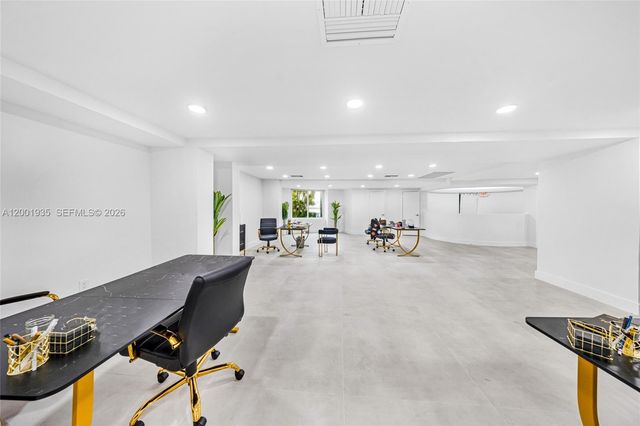 5401 Collins Ave CU-9, Miami Beach, FL 33140