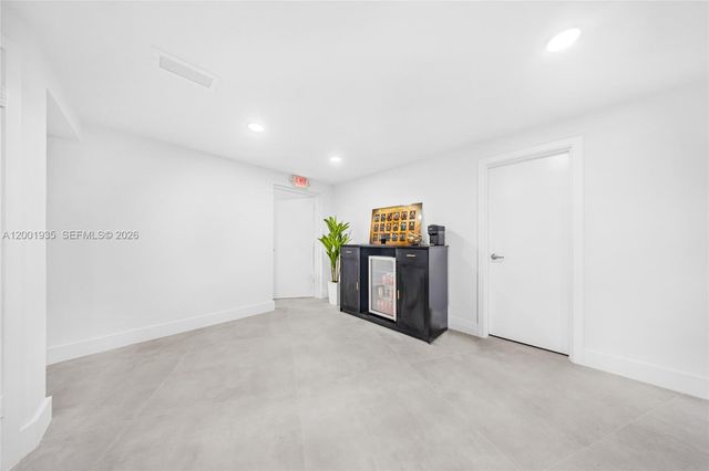 5401 Collins Ave CU-9, Miami Beach, FL 33140