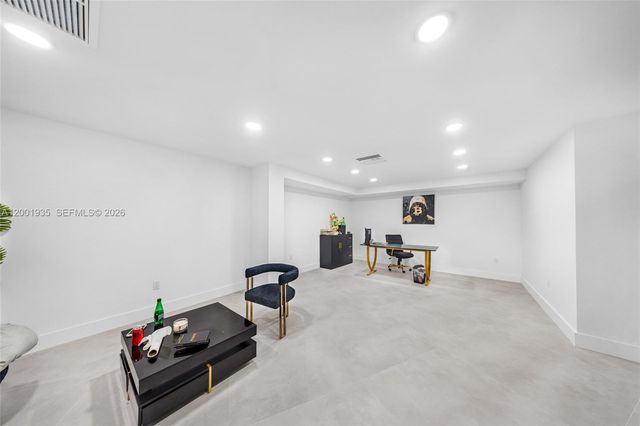 5401 Collins Ave CU-9, Miami Beach, FL 33140