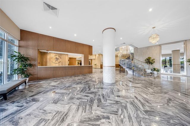5401 Collins Ave CU-9, Miami Beach, FL 33140