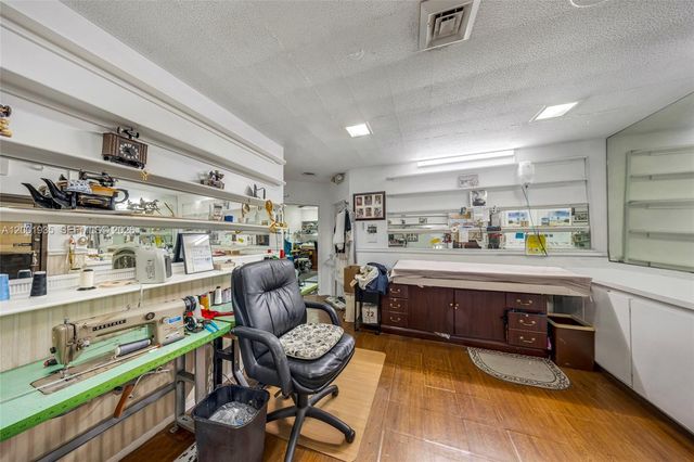 5401 Collins Ave CU-9, Miami Beach, FL 33140