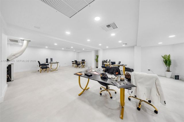 5401 Collins Ave CU-9, Miami Beach, FL 33140