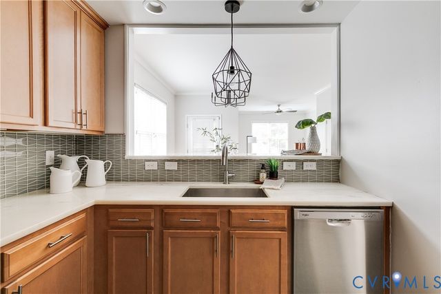 900 N 26th St, Richmond, VA 23223