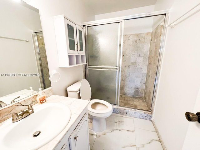 6395 Bay Club Dr 4, Fort Lauderdale, FL 33308