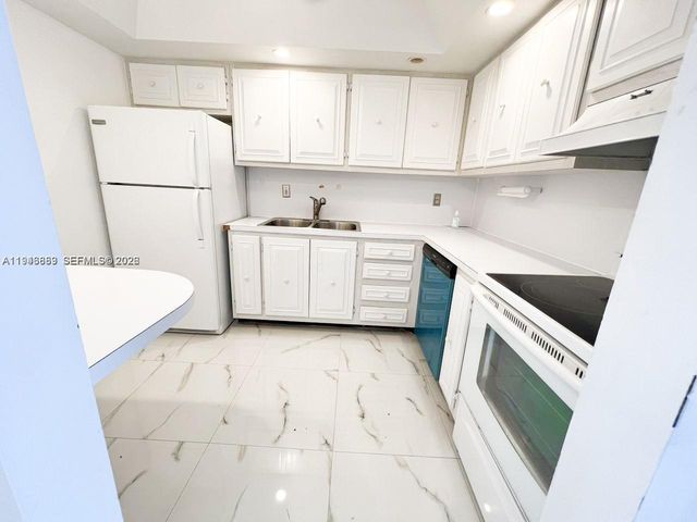 6395 Bay Club Dr 4, Fort Lauderdale, FL 33308