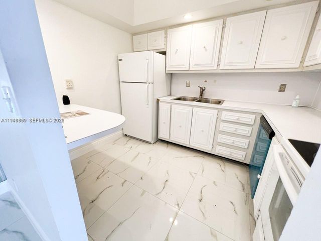 6395 Bay Club Dr 4, Fort Lauderdale, FL 33308