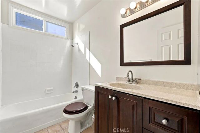 24107 Highlander, West Hills, CA 91307