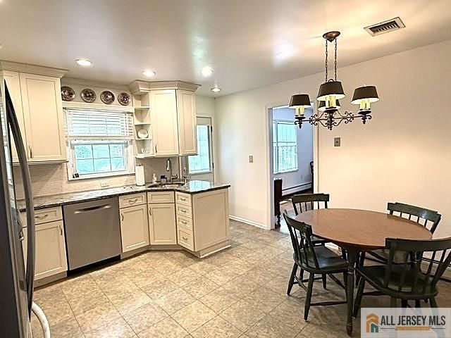 46 Lynnwood Road, Edison, NJ 08820