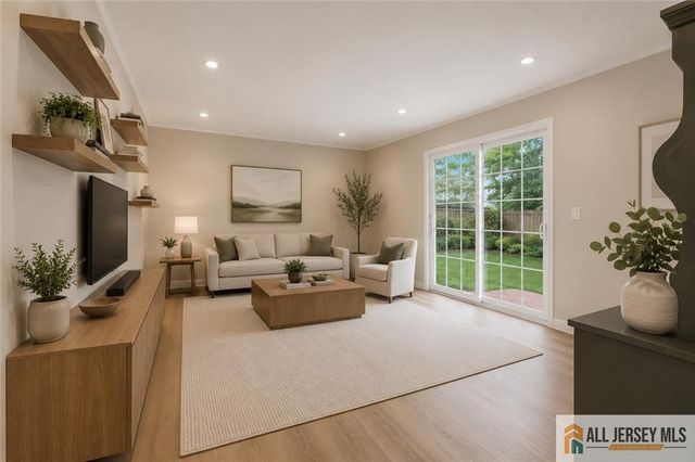 46 Lynnwood Road, Edison, NJ 08820