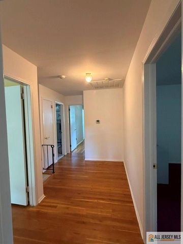 46 Lynnwood Road, Edison, NJ 08820