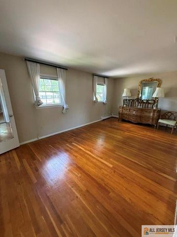 46 Lynnwood Road, Edison, NJ 08820