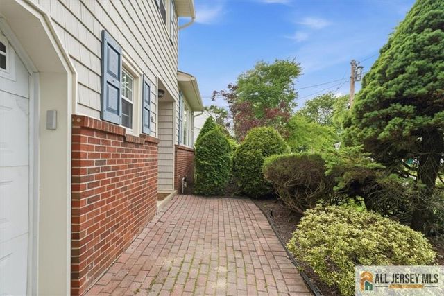 46 Lynnwood Road, Edison, NJ 08820