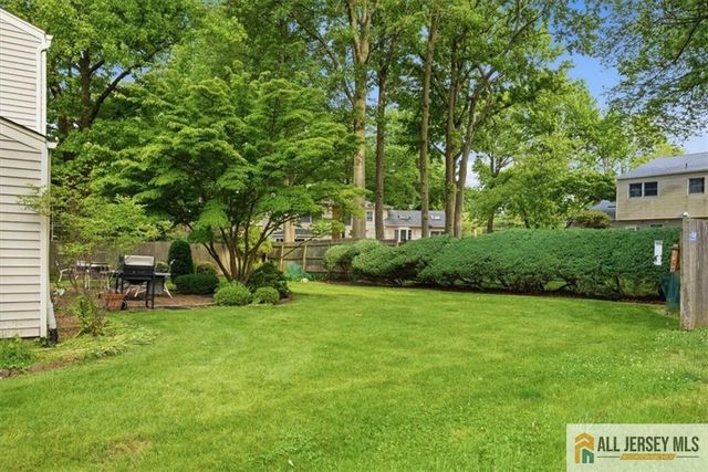 46 Lynnwood Road, Edison, NJ 08820