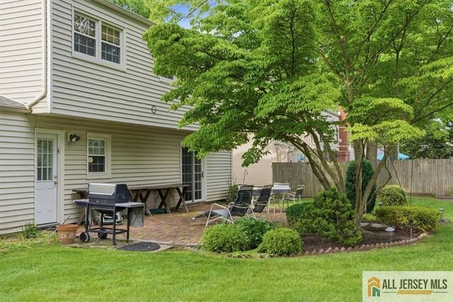 46 Lynnwood Road, Edison, NJ 08820