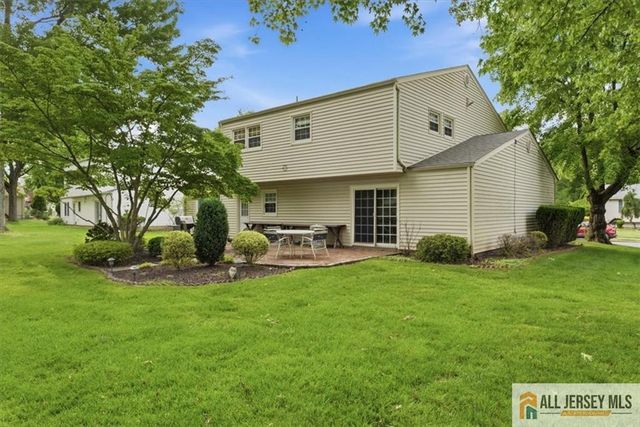 46 Lynnwood Road, Edison, NJ 08820