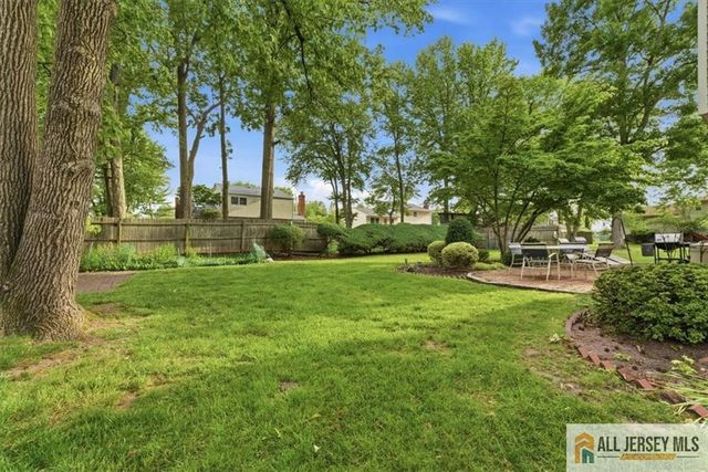 46 Lynnwood Road, Edison, NJ 08820