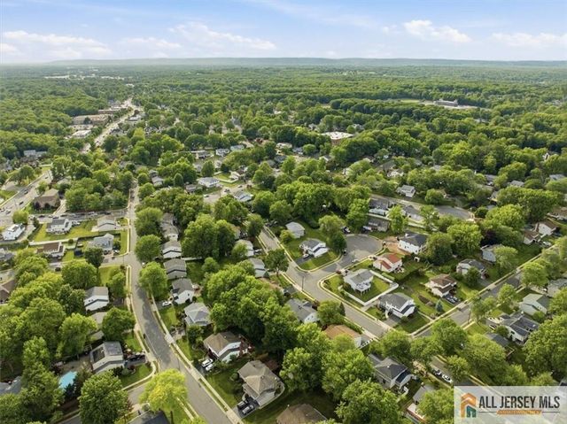 46 Lynnwood Road, Edison, NJ 08820