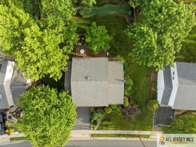 46 Lynnwood Road, Edison, NJ 08820
