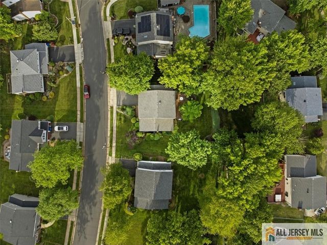 46 Lynnwood Road, Edison, NJ 08820