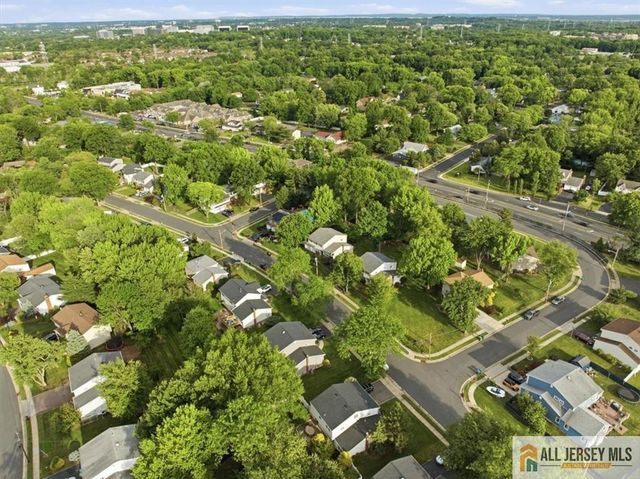 46 Lynnwood Road, Edison, NJ 08820