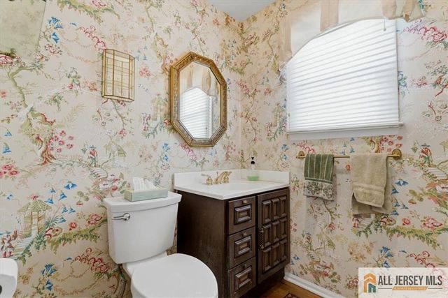 46 Lynnwood Road, Edison, NJ 08820