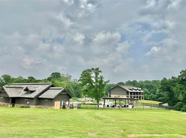 137 Whispering Pine Drive, Gordonville, TX 76245