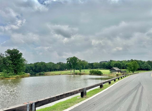 137 Whispering Pine Drive, Gordonville, TX 76245