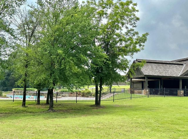 137 Whispering Pine Drive, Gordonville, TX 76245