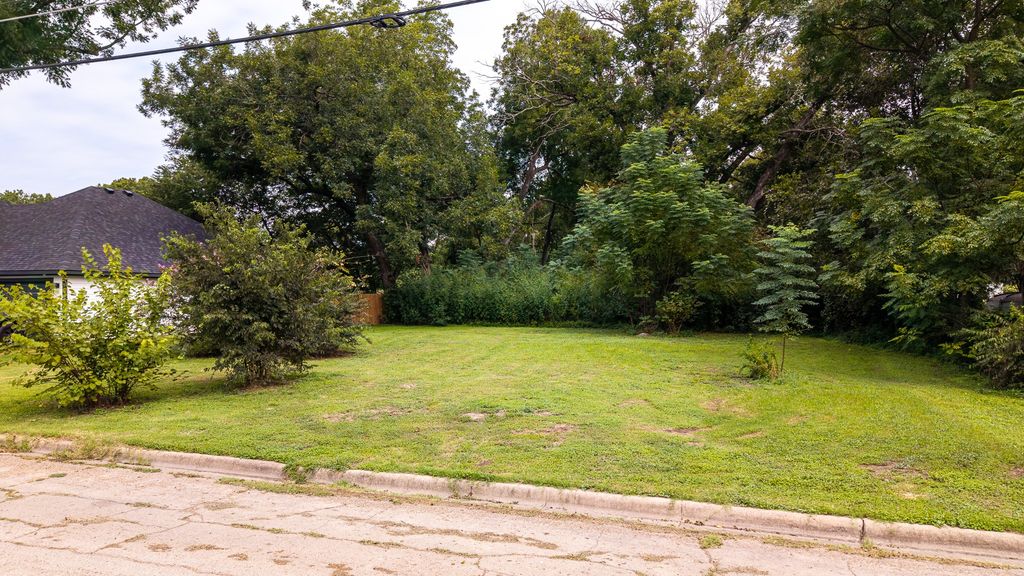 1007 E Jefferson Street, Waxahachie, TX 75165