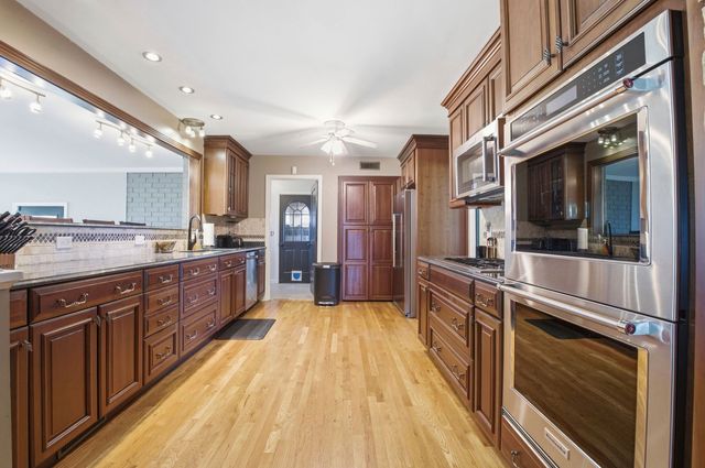 110 Walnut Drive, Hendersonville, TN 37075