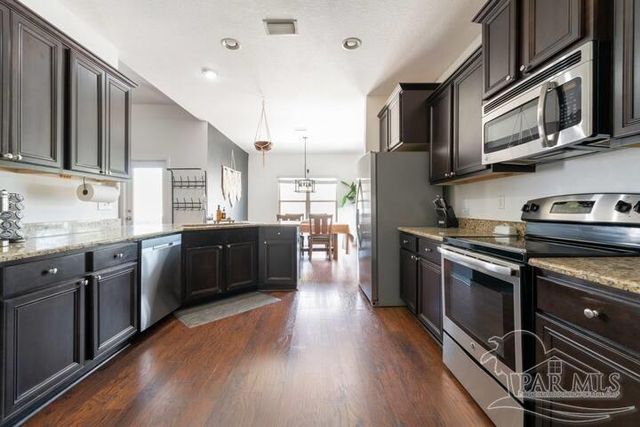 8734 Bradfield Dr, Pensacola, FL 32507