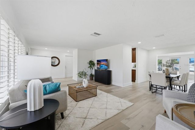 6414 2ND PALM POINT, St Pete Beach, FL 33706