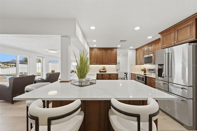 6414 2ND PALM POINT, St Pete Beach, FL 33706