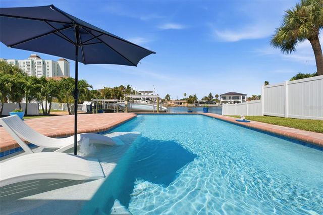 6414 2ND PALM POINT, St Pete Beach, FL 33706