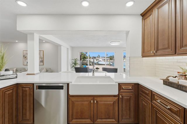 6414 2ND PALM POINT, St Pete Beach, FL 33706