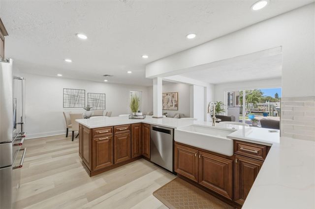 6414 2ND PALM POINT, St Pete Beach, FL 33706