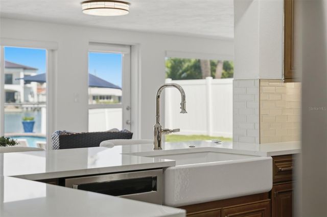 6414 2ND PALM POINT, St Pete Beach, FL 33706