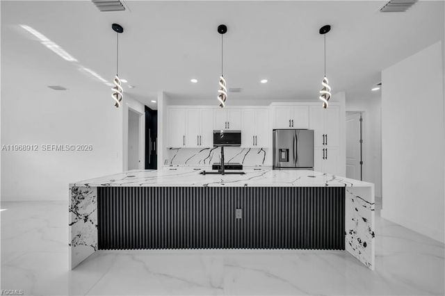 7799 15th PL, La Belle, FL 33935