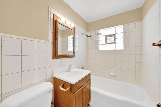 3235 Cuyler Avenue, Berwyn, IL 60402