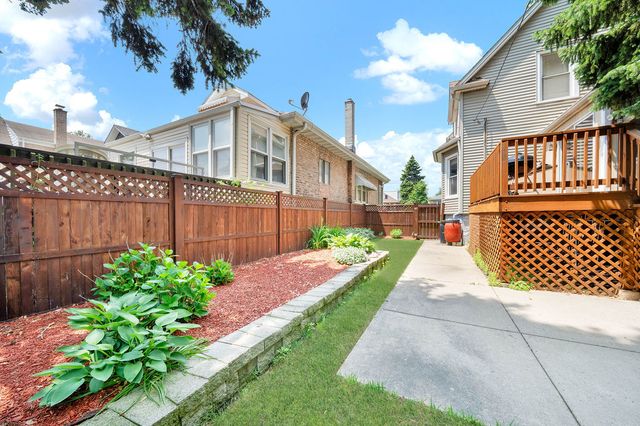 3235 Cuyler Avenue, Berwyn, IL 60402
