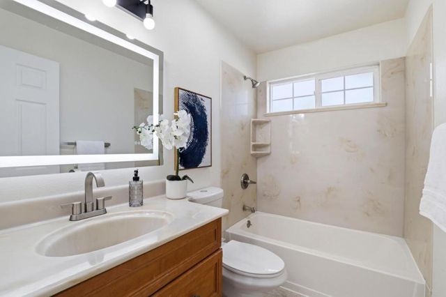 2390 Rainbow Court, Hayward, CA 94542