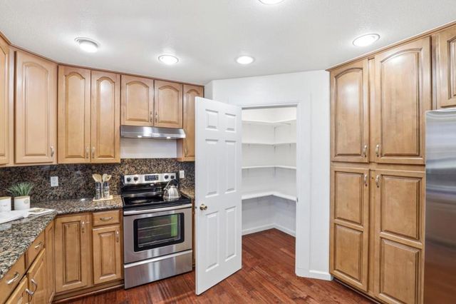 2390 Rainbow Court, Hayward, CA 94542
