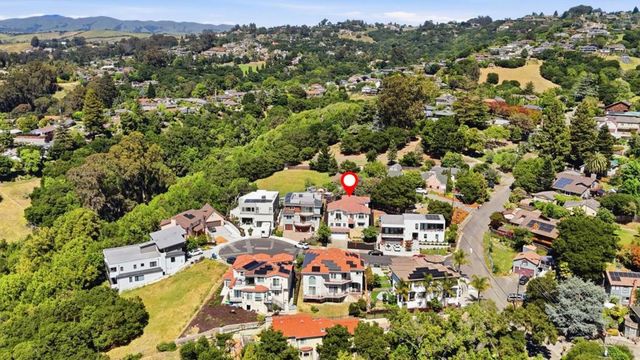 2390 Rainbow Court, Hayward, CA 94542