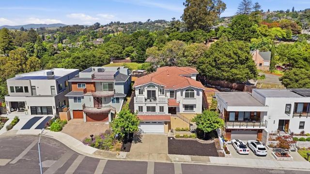 2390 Rainbow Court, Hayward, CA 94542