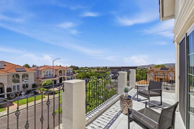 2390 Rainbow Court, Hayward, CA 94542
