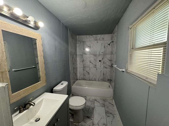 1317 NW Lincoln Ave, Lawton, OK 73507
